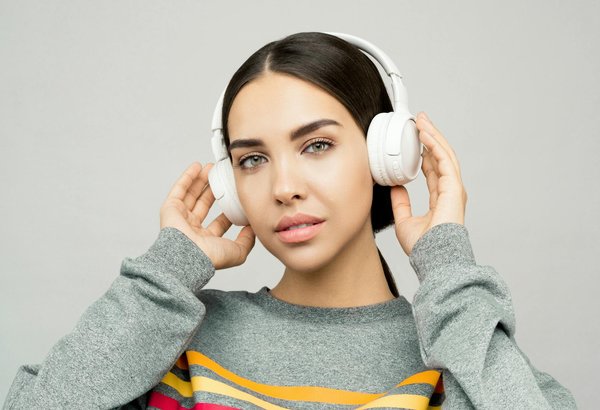 Discover the art of scent: effective methods for all-day fragrance retention